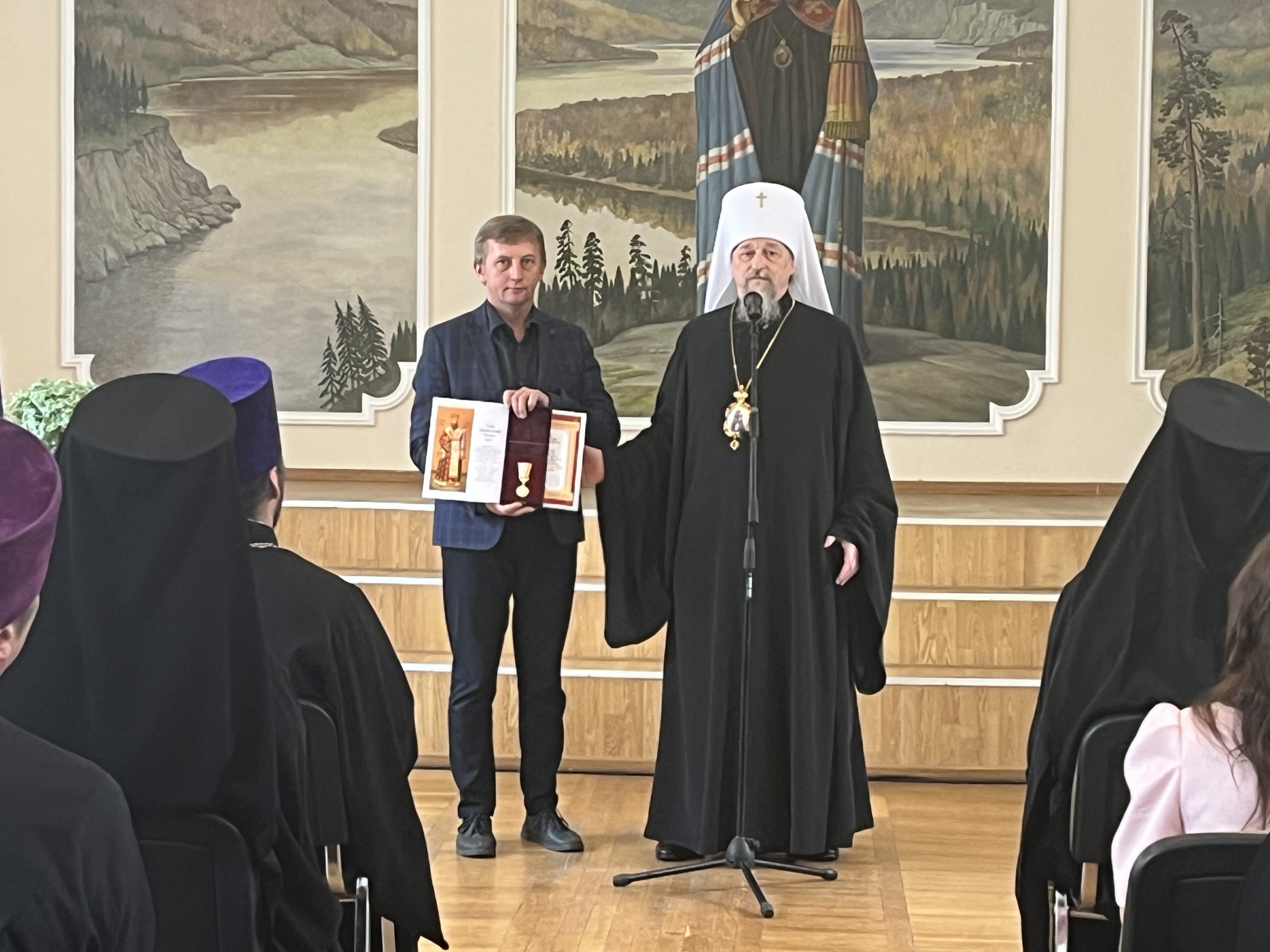 Катехизатор Преображенского кафедрального собора награжден медалью священномученика Никодима II степени